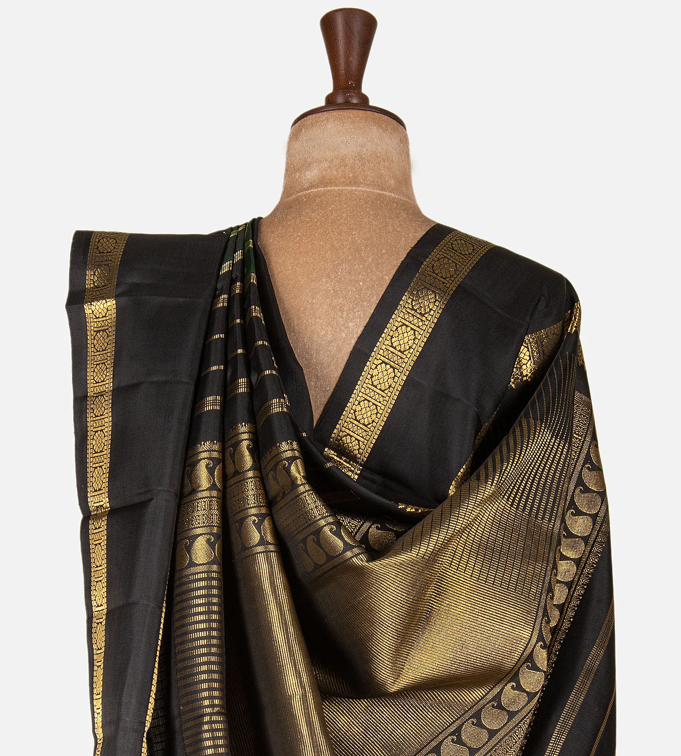 green-kanchipuram-silk-saree-d10130992-c