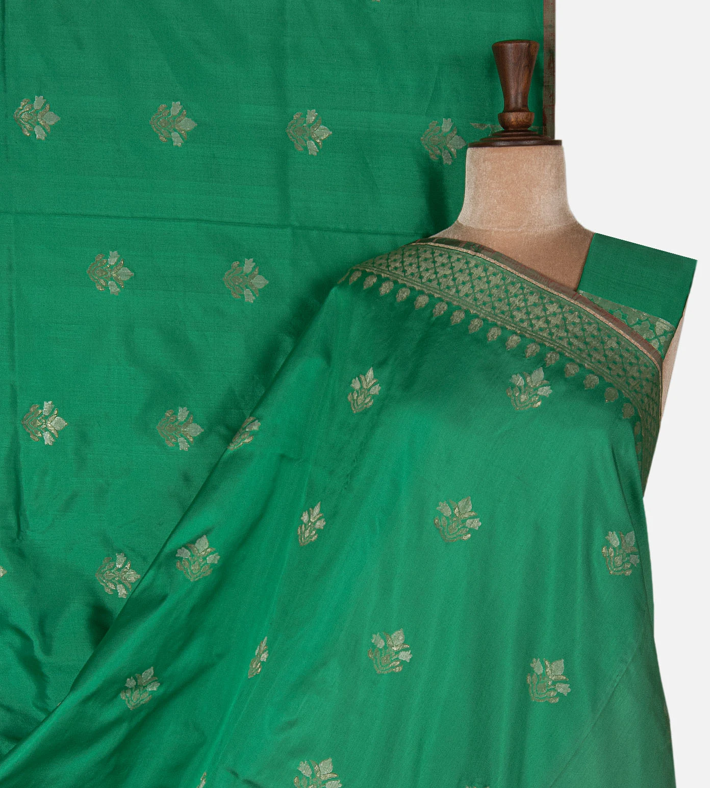 green-banarasi-silk-saree-d08118032-a