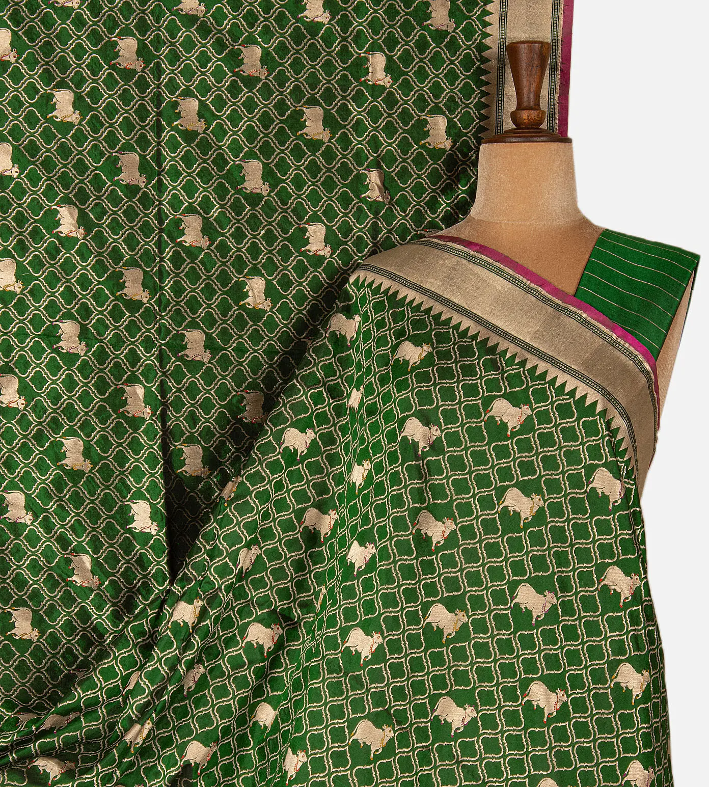 green-banarasi-silk-saree-e02153080-a