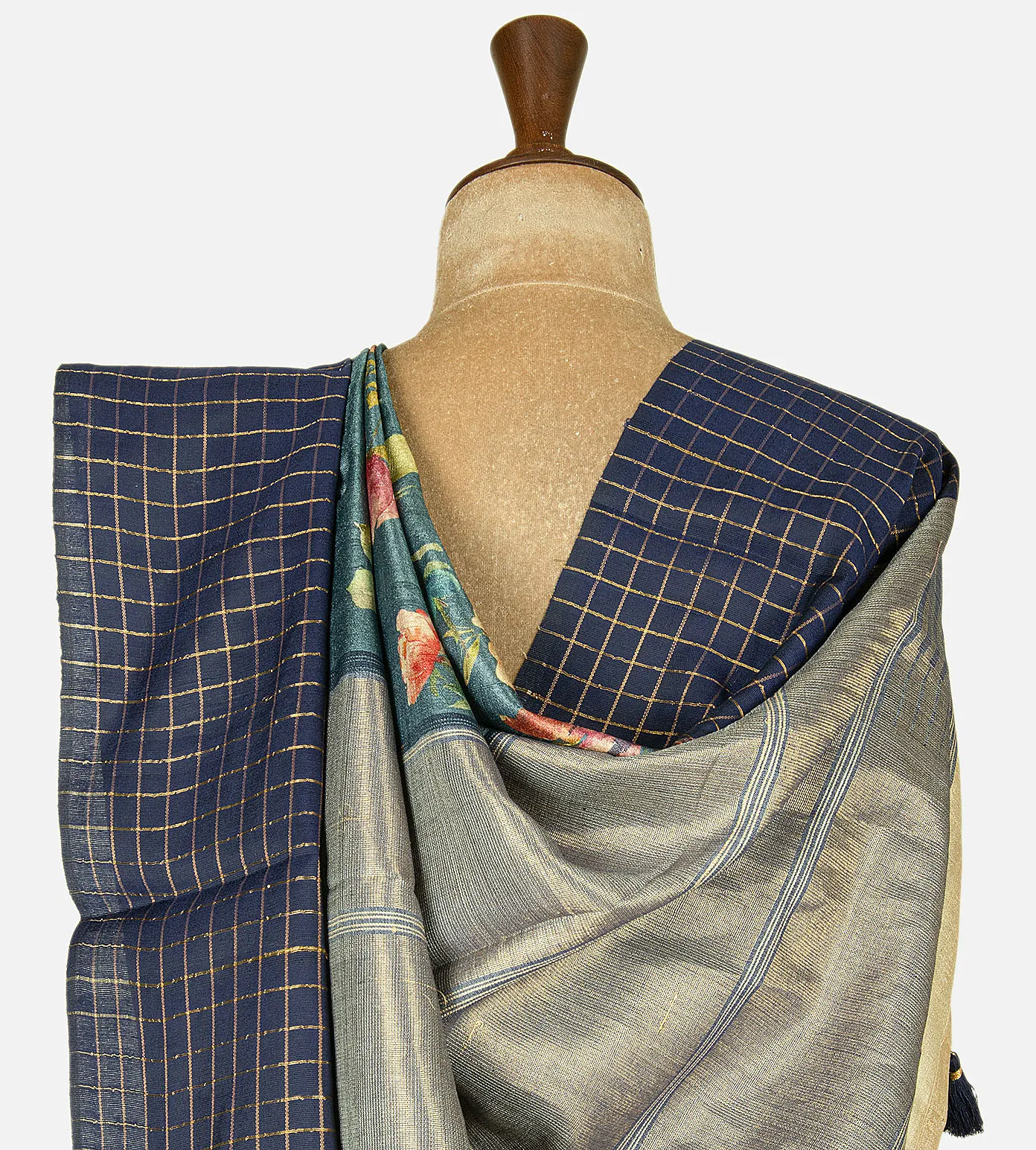 grey-tussar-saree-e01146364-c