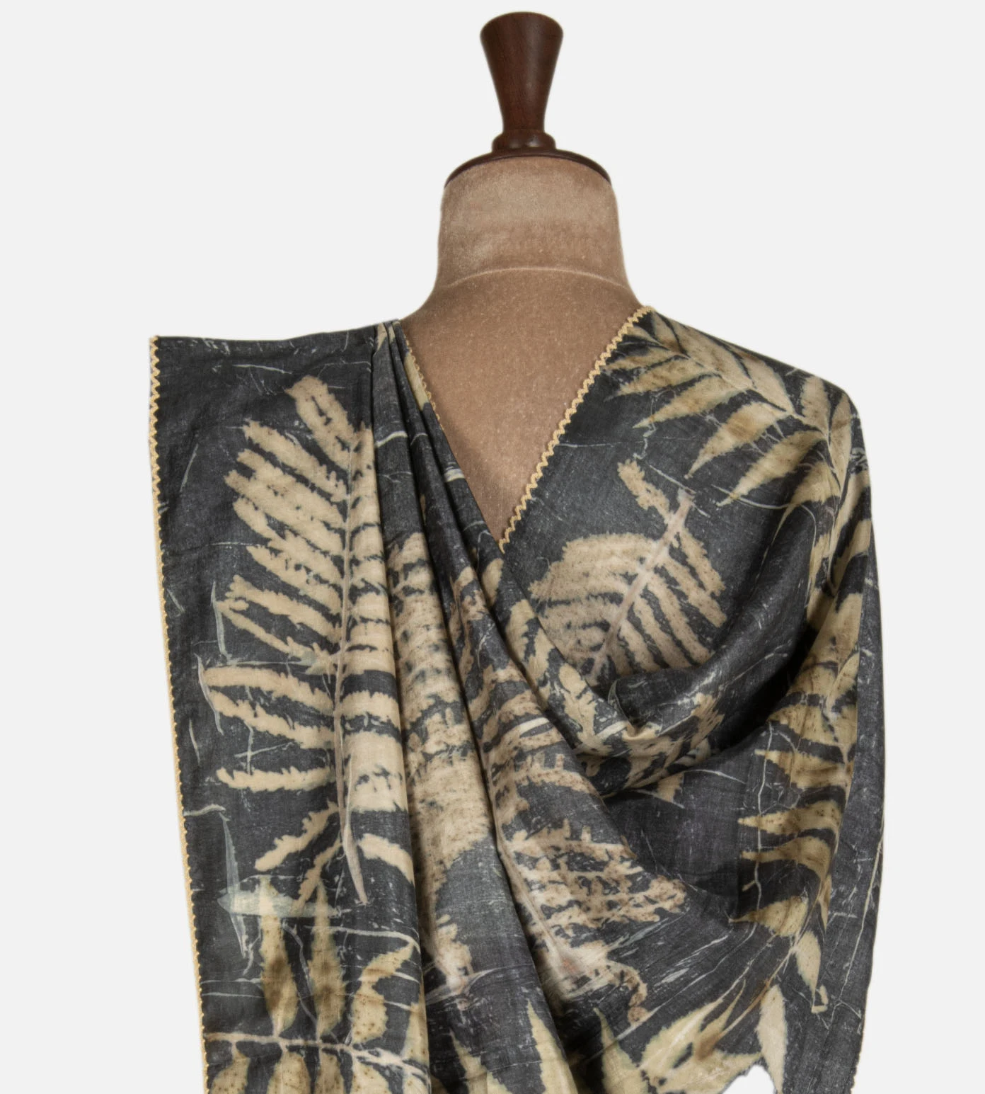 grey-tussar-saree-d09121804-c