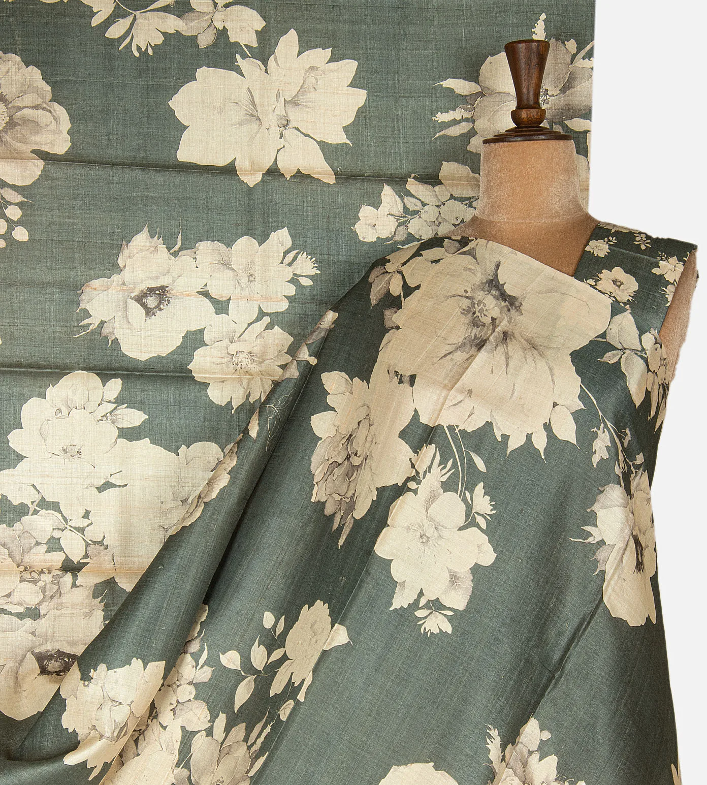 grey-tussar-saree-d09128802-a