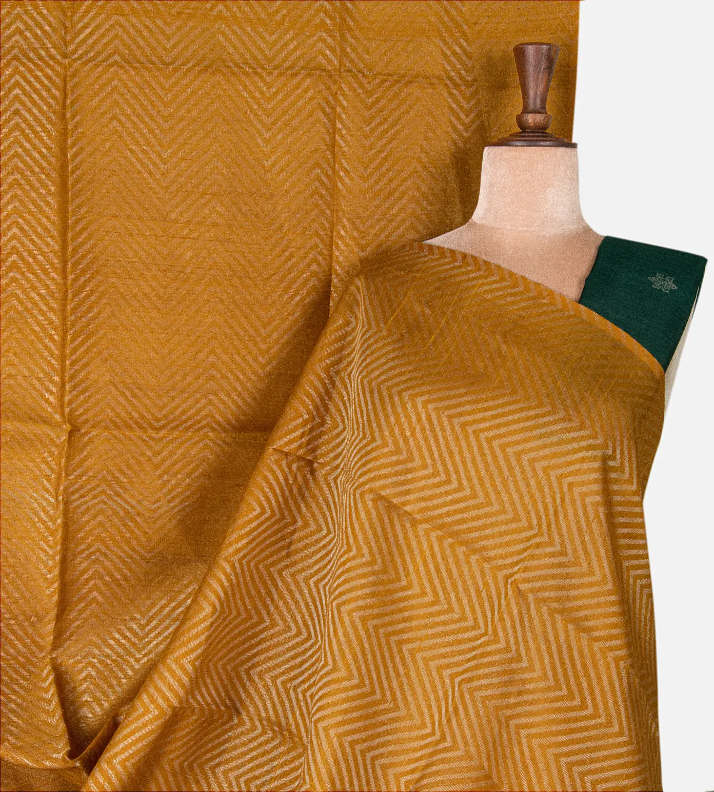 raw-silk-saree-e01143869-a