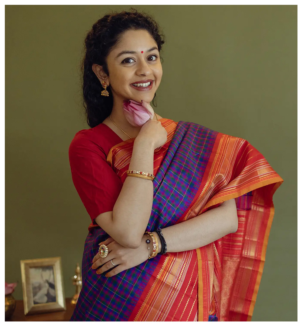 Thamboolam: The Timeless Indian Tradition of Saree Gifting-1