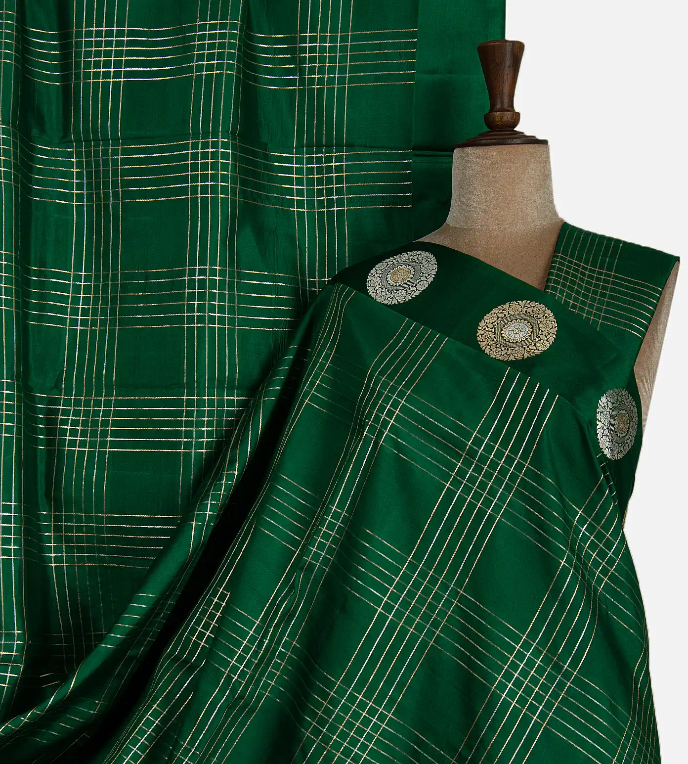 Off-beat Saree Picks for Weddings: Why Banarasi & Gadwal Should Be Your Next Go-To-1