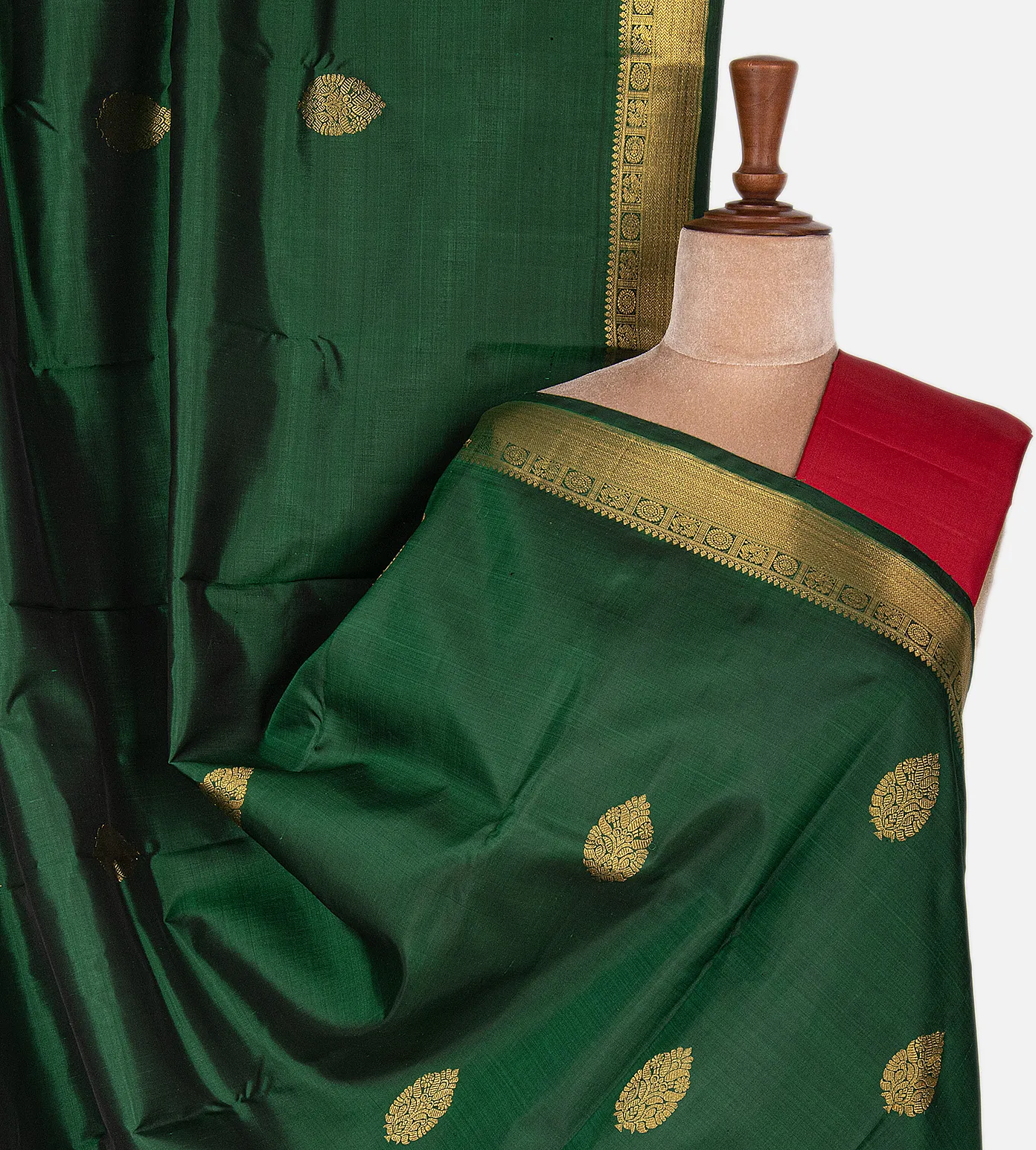 Navratri Colours That Turn Devotion into Drapes for Nine Nights-2