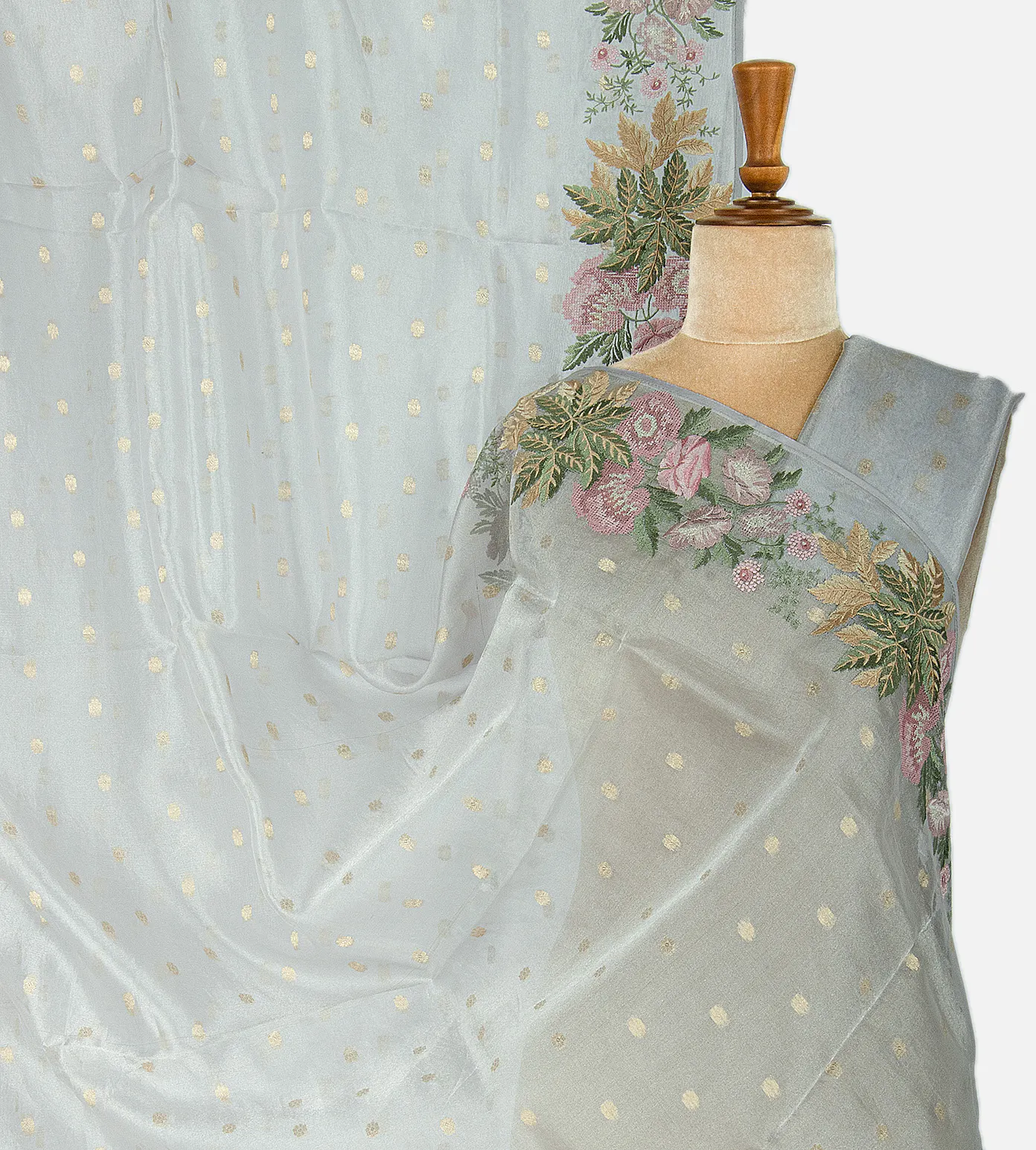 Festive Charm: Curate Your Perfect Christmas Saree with Tulsi Madras-1