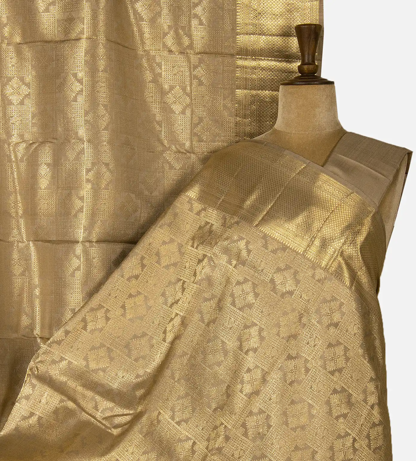 Festive Charm: Curate Your Perfect Christmas Saree with Tulsi Madras-5