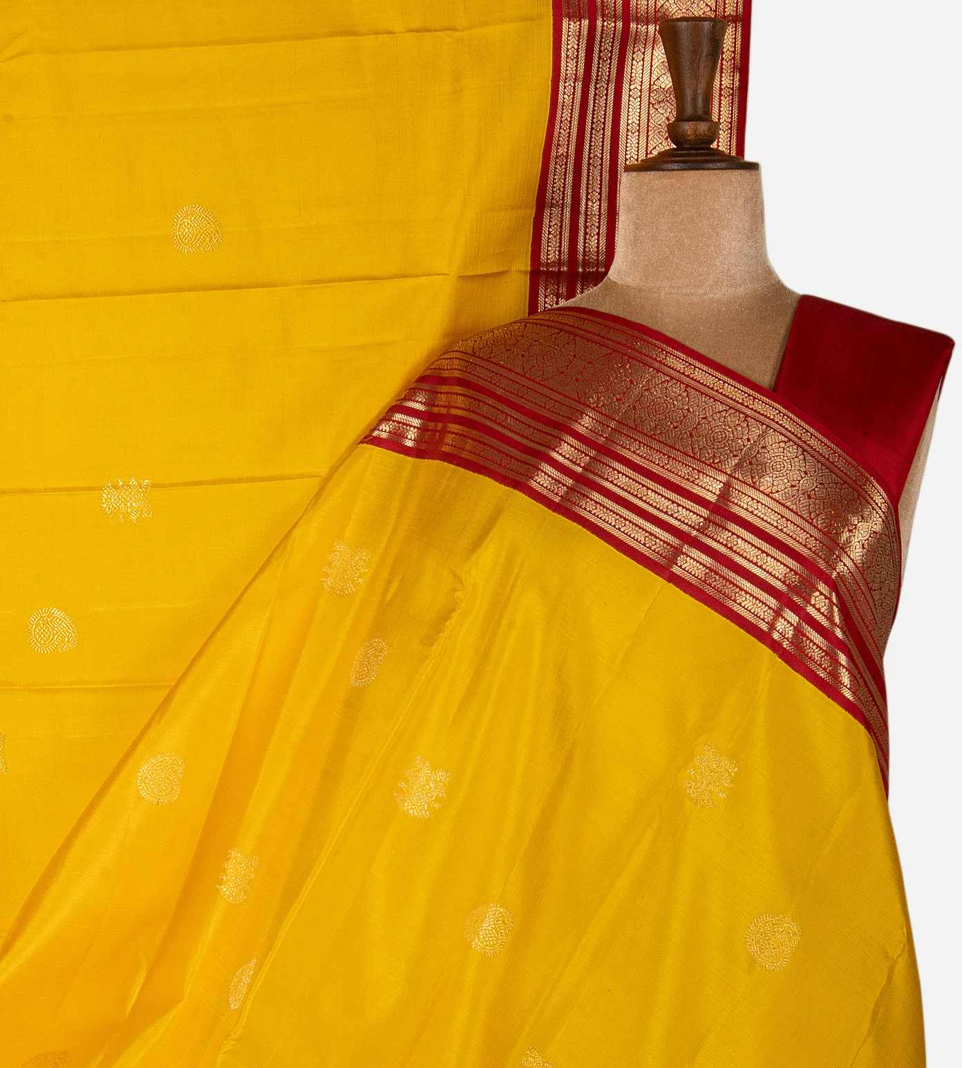 The First Bloom: Welcoming Ugadi with the Weaves of New Beginnings-2