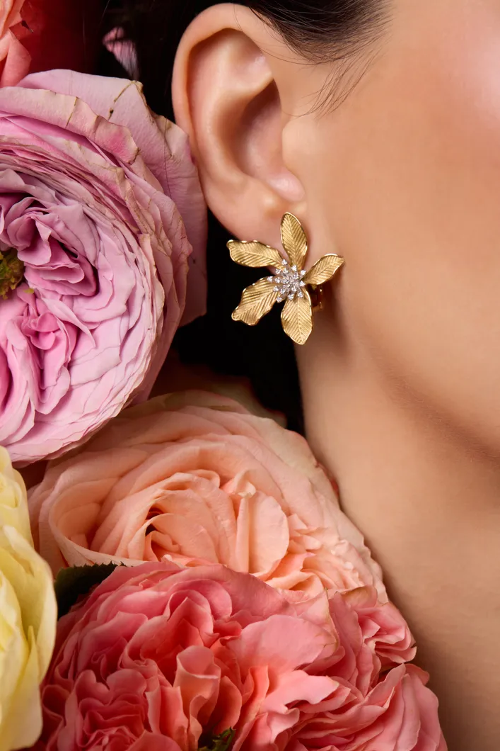 yellow-gold-bloom-earrings-fyge148-b