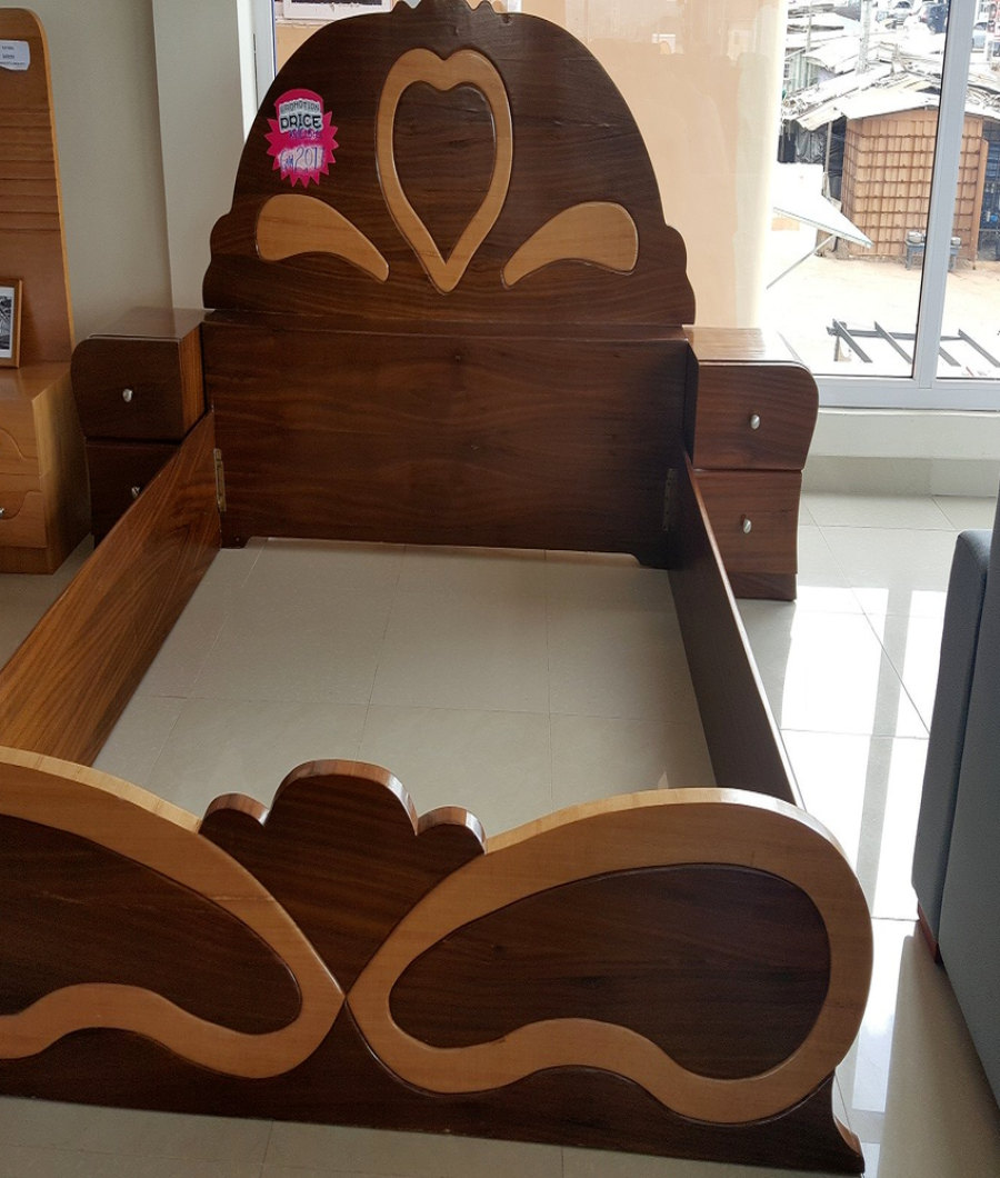 CARDINAL LOVE QUEEN BED2