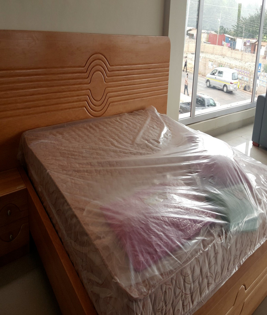 FLAT HEAD QUEEN BED2