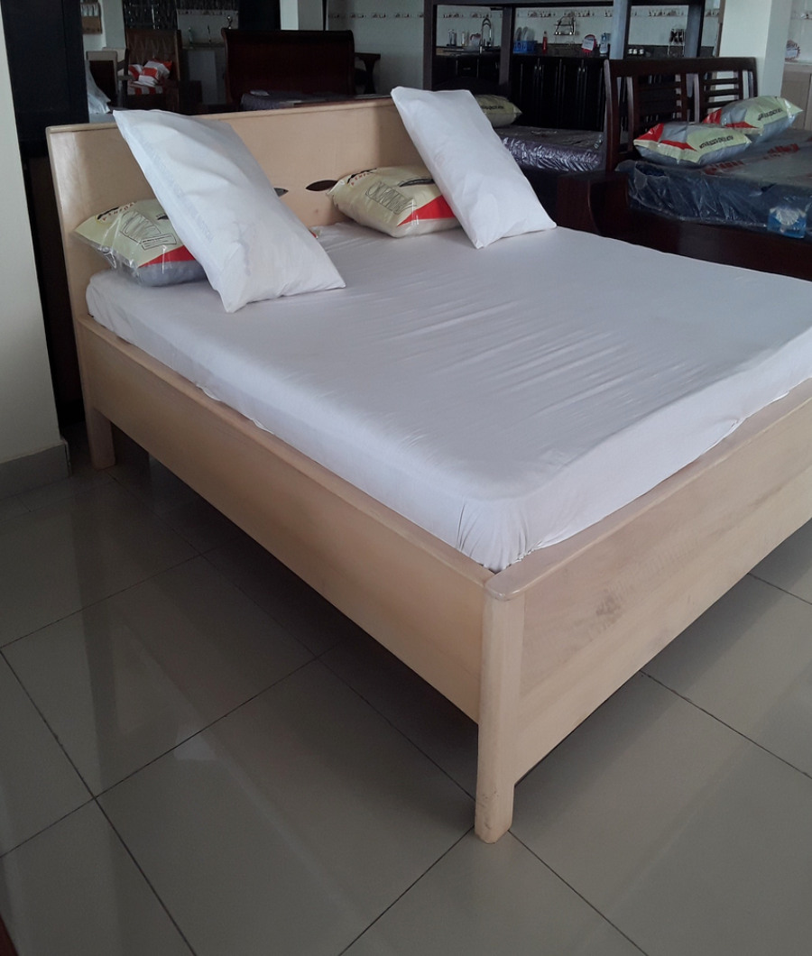 OSIEWUSU BED FRAME – WHITE WOOD3