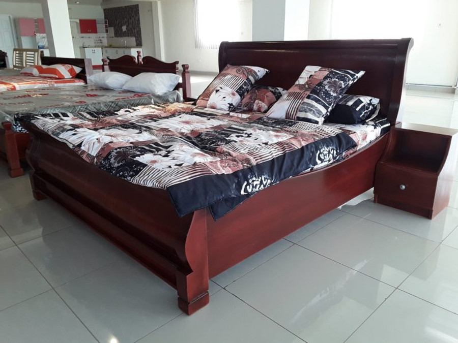 YUTONG QUEEN Bed1