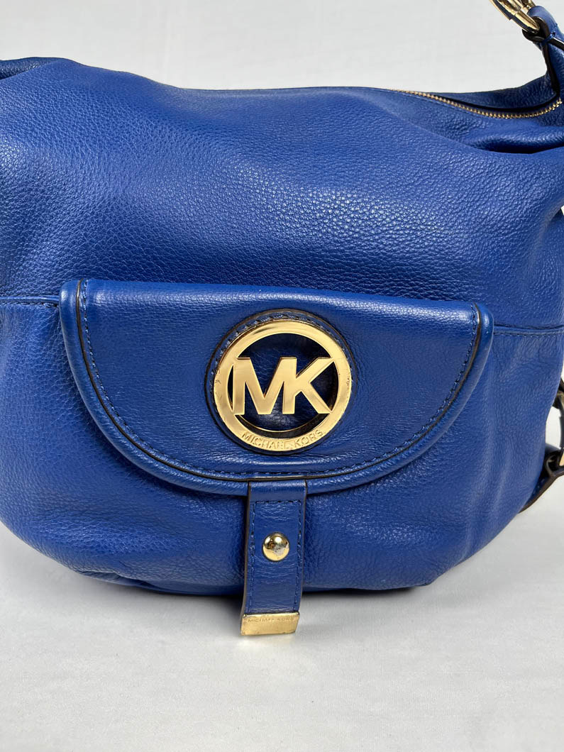 Michael Kors East West Jet Set Top Zip Electric Blue Leather Tote Handbag (  Authentic Item ), Women's Fashion, Bags & Wallets, Tote Bags on Carousell