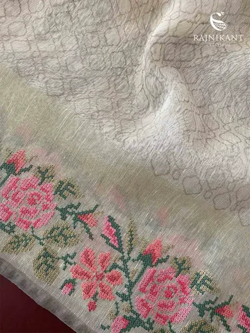 half-white-linen-silk-saree-with-cross-stitch-blooms-rka7606-e