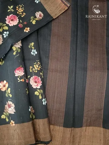 Black floral Printed Tussar Silk Saree2