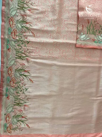 peachy-pink-banarasi-jacquard-crepe-saree-with-swans-rka9695-1-c