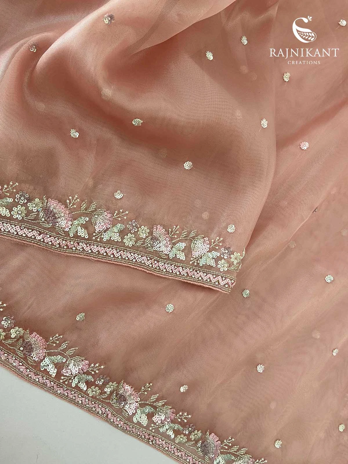 cocktail-charm-on-tissue-rka9926-a