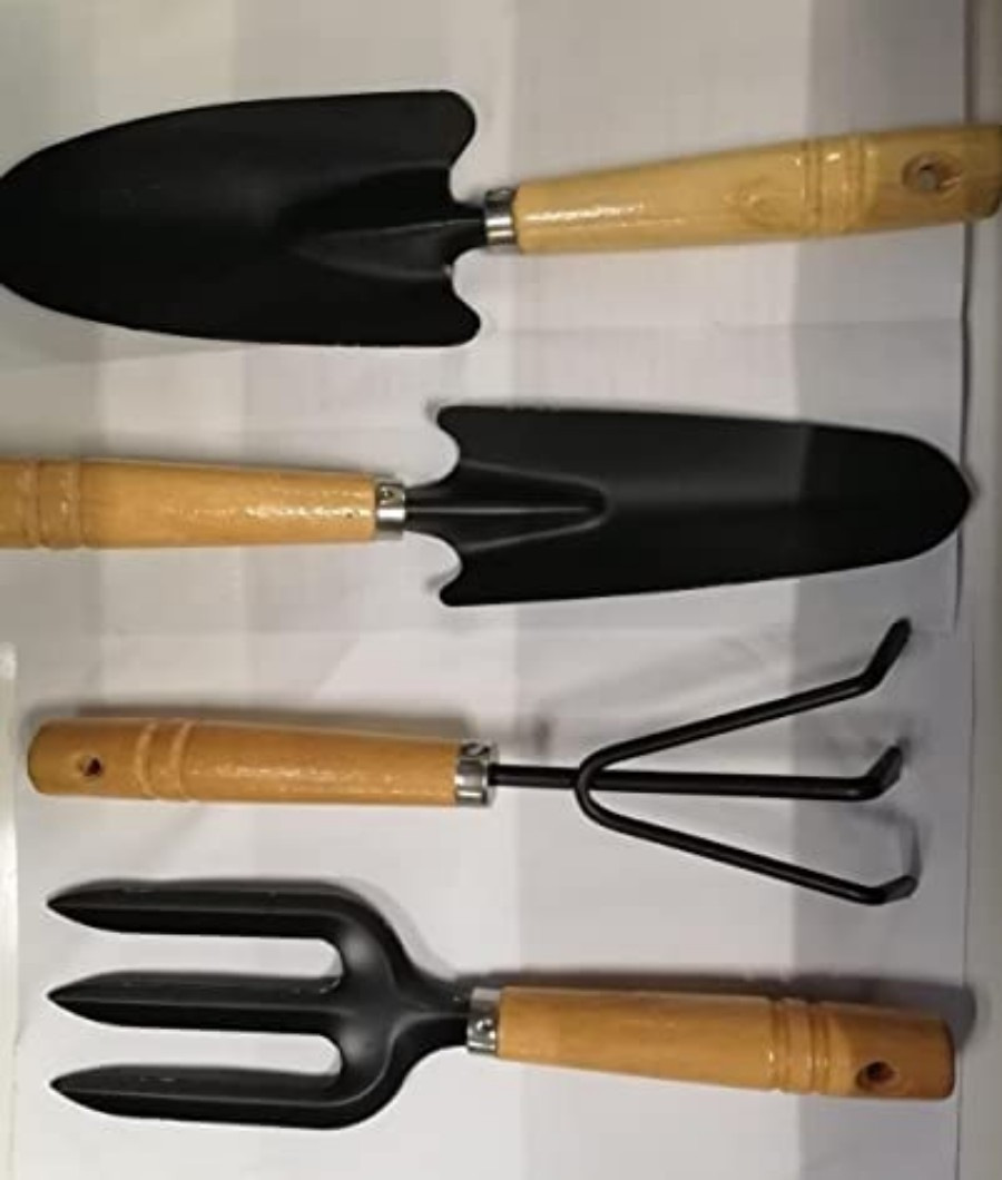 4 Piece Set of Garden Tools1
