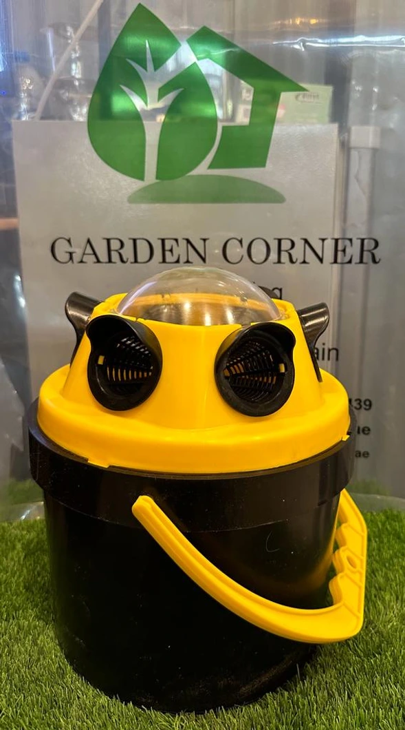 FLY TRAP WITH POWDER ATTRACTANT3