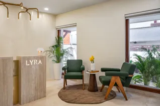 lyra-office-00023-b