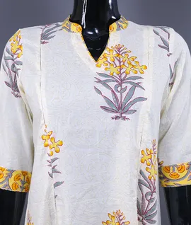 motif-charm-in-cream-yellow-with-floral-contrast-hsk0007-c