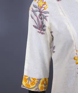 motif-charm-in-cream-yellow-with-floral-contrast-hsk0007-d