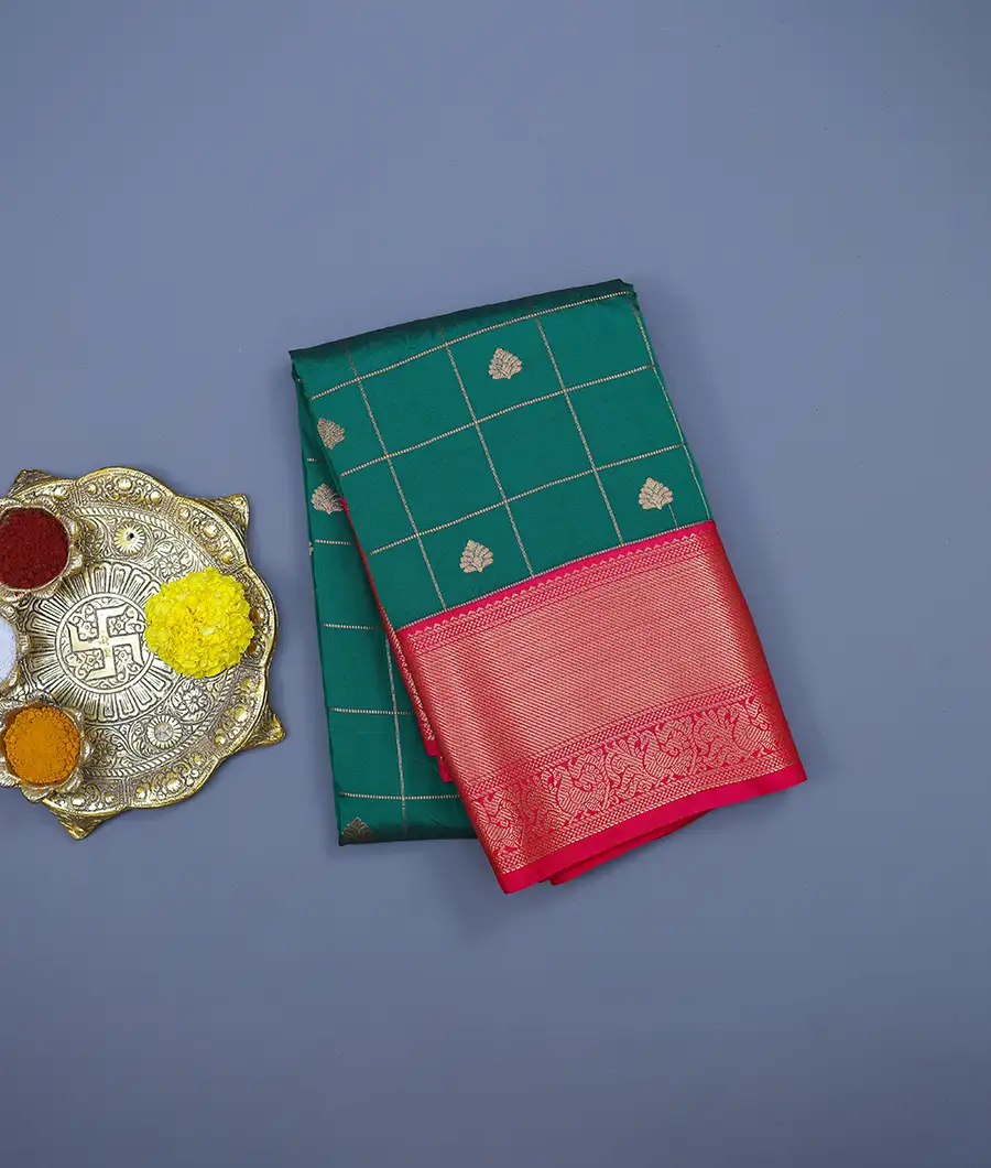 bottle-green-kanjivaram-silk-saree-traditional-korvai-border-00862-a