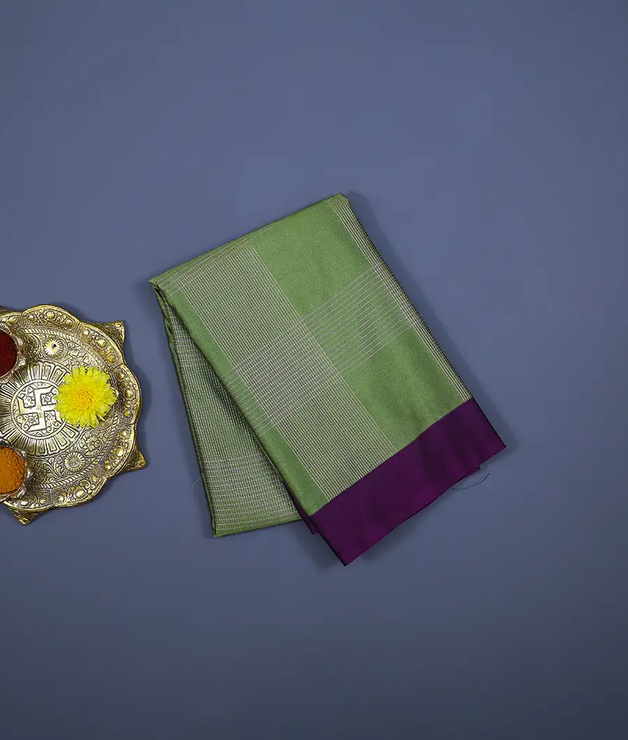 green-soft-silk-saree-conceptual-geometric-weave-hny00624-a