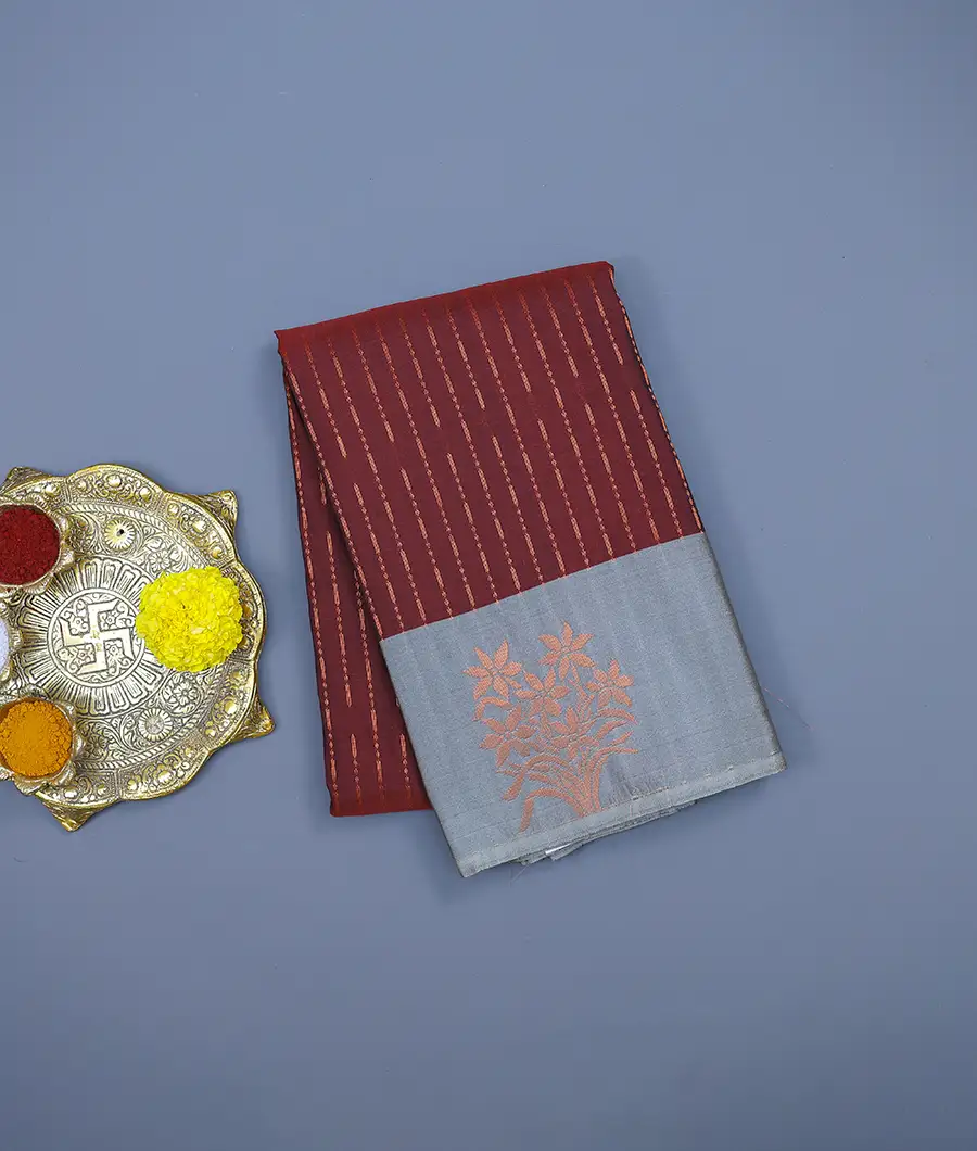 maroon-soft-silk-saree-contrast-border-artistic-motif-pattern-hny00641-a