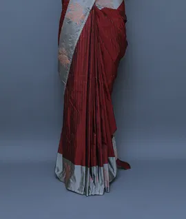 maroon-soft-silk-saree-contrast-border-artistic-motif-pattern-hny00641-d
