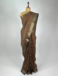 brown-and-mustard-color-bagru-print-silk-saree-hny0028-b