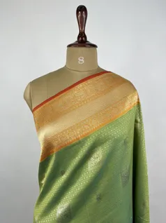 Green color Kanjivaram silk saree3