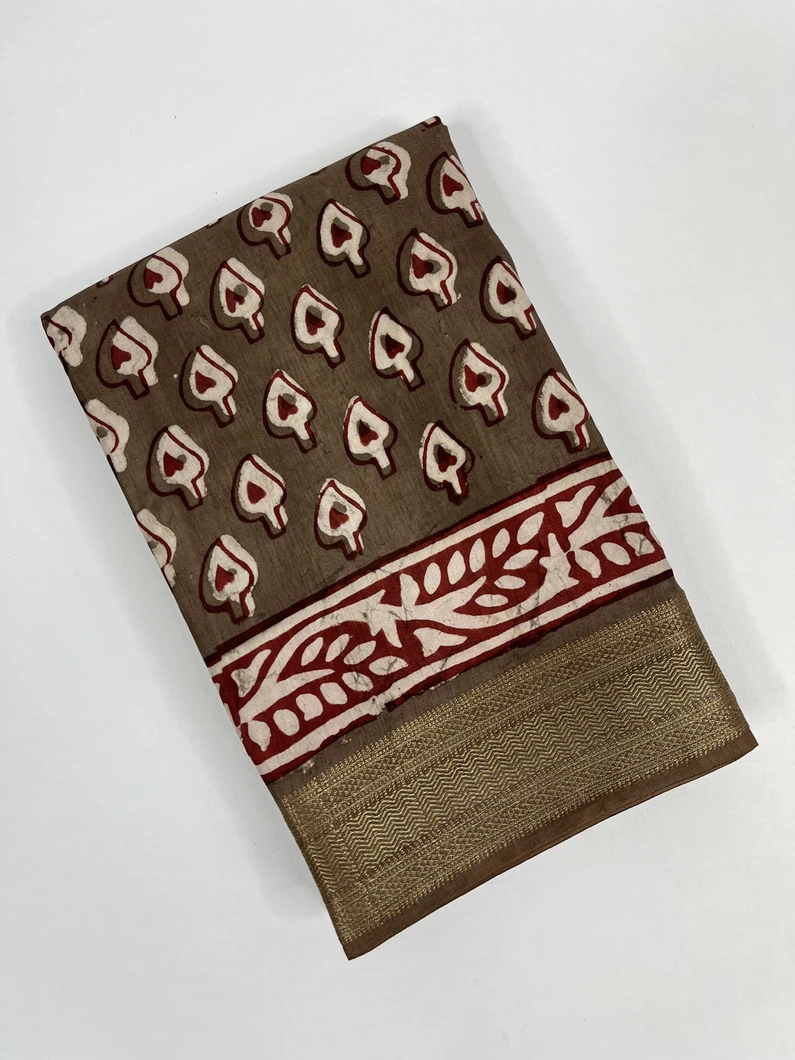 organic-brown-color-dabu-print-on-vegan-silk-saree-hny0424-a