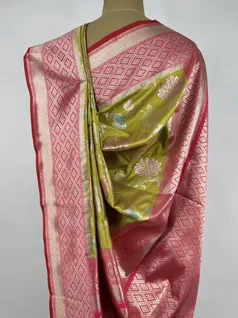 Sheen Green color Kanjivaram silk saree4