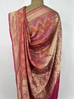 Red shaded Bandhani Georgette silk saree4