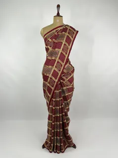 maroon-color-ajrak-print-on-modal-ghatchola-silk-saree-hny0363-b