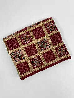 maroon-color-ajrak-print-on-modal-ghatchola-silk-saree-hny0363-a