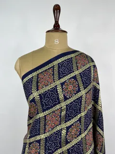 navy-blue-color-ajrak-print-on-modal-ghatchola-silk-saree-hny0364-c