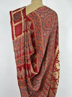 red-color-ajrak-print-on-modal-ghatchola-silk-saree-hny0365-d