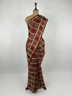 maroon-color-ajrak-print-on-modal-ghatchola-silk-saree-hny0366-b