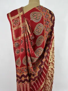 red-color-ajrak-print-on-modal-ghatchola-silk-saree-hny0368-d