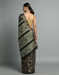 black-grey-ajrak-block-printed-zari-border-vegan-silk-saree-hny0487-b