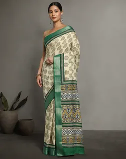 beige-and-contrast-green-colour-bagru-printed-vegan-silk-saree-hny0502-a