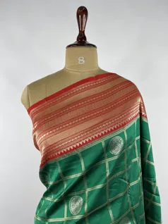 Emerald green checker kanjivaram silk saree3