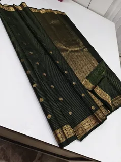 unique-collection-02700-e
