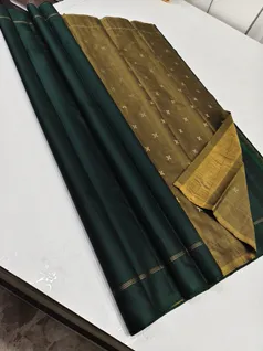 unique-collection-02970-g