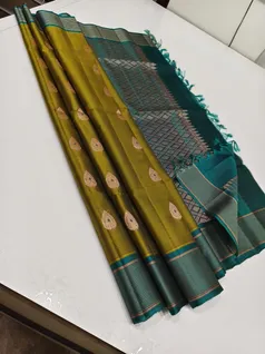 unique-collection-02977-a