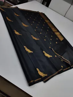 unique-pattern-03379-g